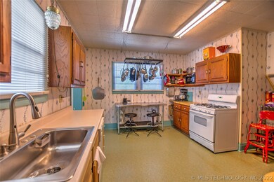 610 S Lombard Ln, Skiatook, OK 74070 - photo 5