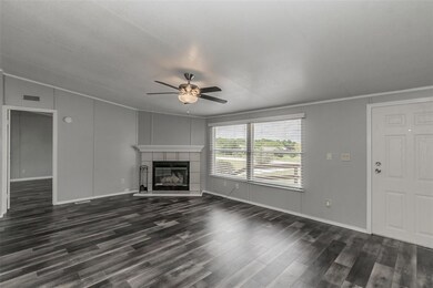 322 Kelly Brook Cir, Weatherford, TX 76087 - photo 4