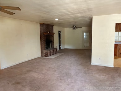 215 E Leecraft Ave, Colbert, OK 74733 - photo 6