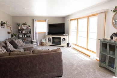 1416 E 4th Ave, Mitchell, SD 57301 - photo 6