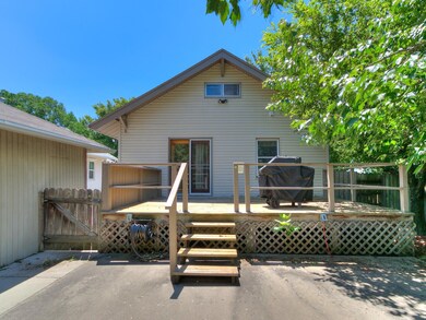 8-web-or-mls-1111 S 2nd St-9