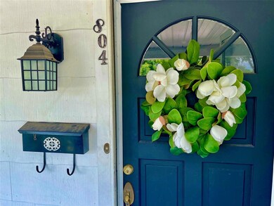 804 N Trinity St, Decatur, TX 76234 - photo 2