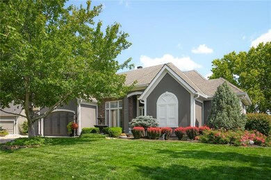 9417 Falcon Ridge Dr, Lenexa, KS 66220 - photo 3