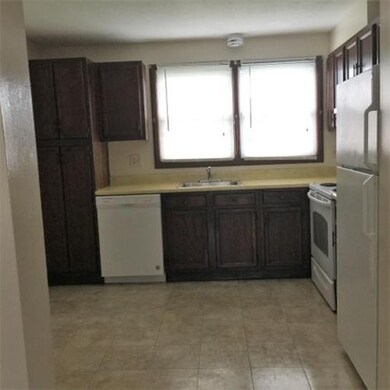17 Chmura St unit C, Ludlow, MA 01056 - photo 3