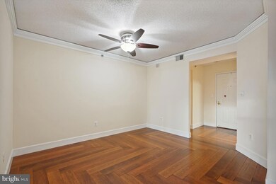 Riverbend at Lansdowne Woods unit 322, Leesburg, VA 20176 - photo 4