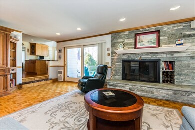 55 Meshanticut Valley Pkwy, Cranston, RI 02920 - photo 7