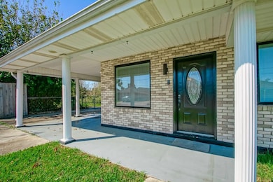 2328 Congressman Hebert Dr, Chalmette, LA 70043 - photo 4