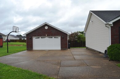 264 Forest Ridge Dr, Mount Washington, KY 40047 - photo 2