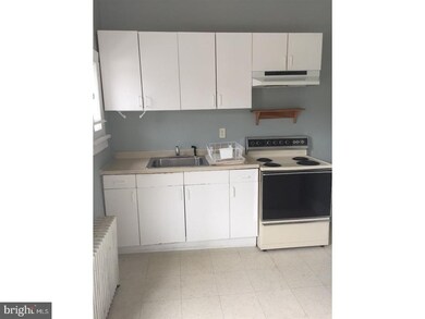 6 N 2nd St unit UPPER, Hammonton, NJ 08037 - photo 3