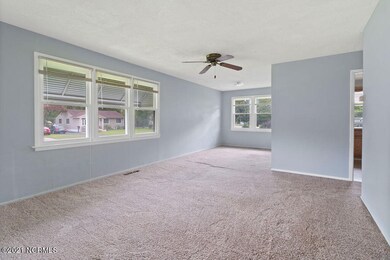 907 Barn St, Jacksonville, NC 28540 - photo 7