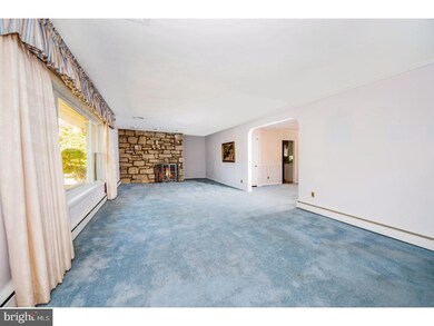 228 Brookthorpe Cir, Broomall, PA 19008 - photo 6