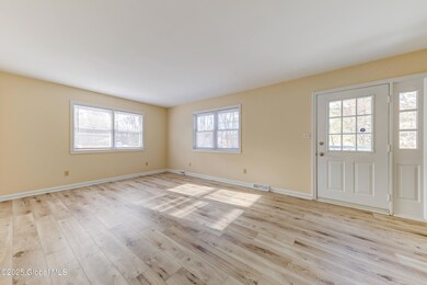 125 N Amherst Ave, Schenectady, NY 12304 - photo 4