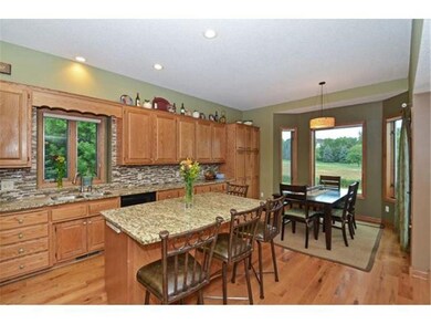 Granit countertops w/Glass tile backsplash
