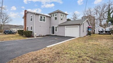 49 Wakefield Ave, Wakefield, RI 02879 - photo 2