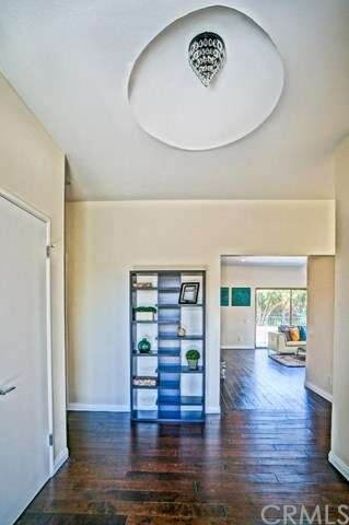 Entrance Hallway (Foyer)
