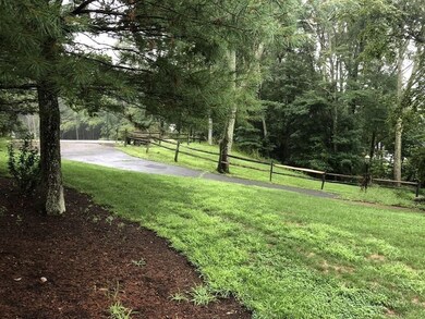 67 Ivy Ln, Sherborn, MA 01770 - photo 2