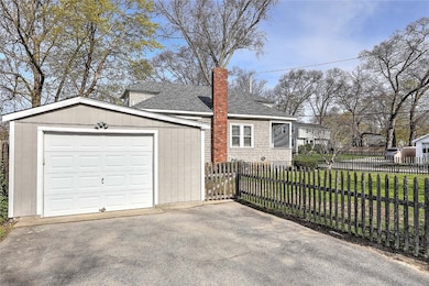 4 Wamsetta Ave, Riverside, RI 02915 - photo 5