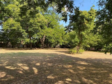 818 & 822 N Morris St, Gainesville, TX 76240 - photo 2