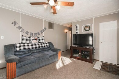 2817 Riverside Dr, Lorain, OH 44055 - photo 6