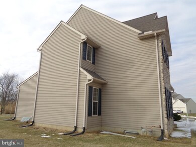 502 Royal Rd, Palmyra, PA 17078 - photo 3