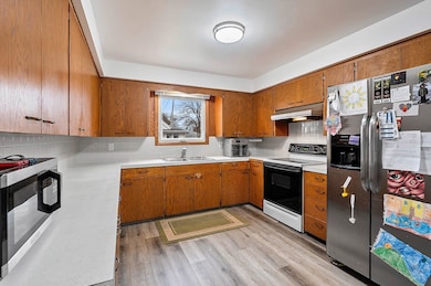 925 W Lindbergh St, Appleton, WI 54914 - photo 7