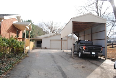 7804 E Manslick Rd, Louisville, KY 40228 - photo 6