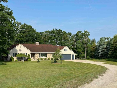 8015 Mulberry Ln, Charlevoix, MI 49720 - photo 3