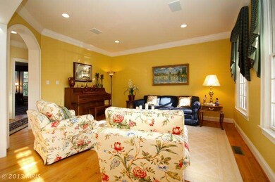 8304 Elm Grove Ct, Vienna, VA 22182 - photo 4