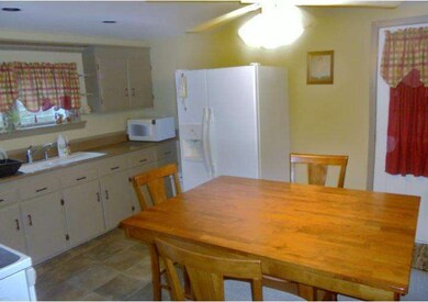 6442 Lewisville Ave, Bensalem, PA 19020 - photo 4