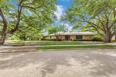6176 Brandeis Ln, Dallas, TX 75214 - photo 2