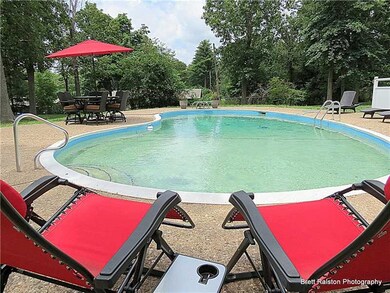 Swimming Pool/Hot Tub/Sauna.