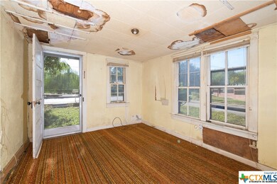 215 S Wilson St, San Marcos, TX 78666 - photo 5