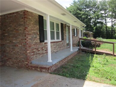 143 E Edison Dr, Statesville, NC 28625 - photo 2