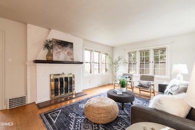 1120 E Ave C-6