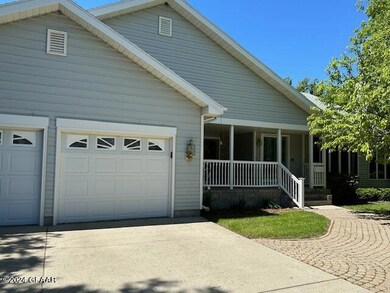 822 Bygland Rd SE, East Grand Forks, MN 56721 - photo 2
