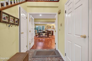 14 Carrie Ct, Schenectady, NY 12309 - photo 3