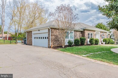 10519 Ni River Dr, Spotsylvania, VA 22553 - photo 3