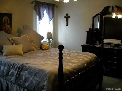 1058 Remington Dr, North Tonawanda, NY 14120 - photo 7