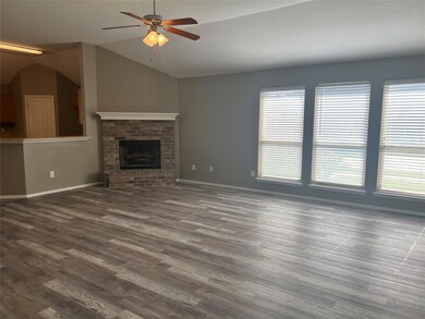 4201 Agate Dr, Granbury, TX 76049 - photo 4