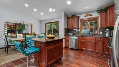 25 Curry Rd, Cranston, RI 02920 - photo 5