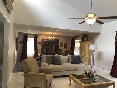 1411 Wildrose Ln, Laredo, TX 78041 - photo 7