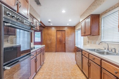 11826 Kirknoll Dr, Houston, TX 77089 - photo 7