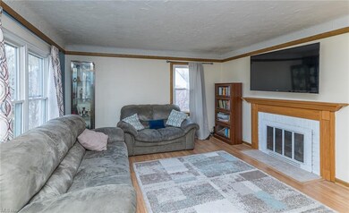 97 Arlington Cir, Wickliffe, OH 44092 - photo 3