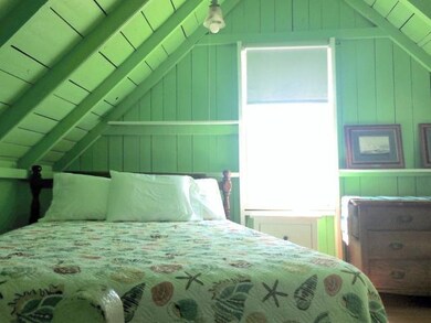 8 Pennacook Ave, Oak Bluffs, MA 02557 - photo 2