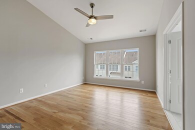 25818 Kirkwood Square, Chantilly, VA 20152 - photo 4