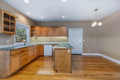 2275 NE Nuttail Ct._015