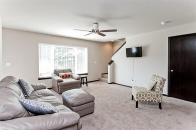 211 10th Ave SW, Cedar Rapids, IA 52404 - photo 5