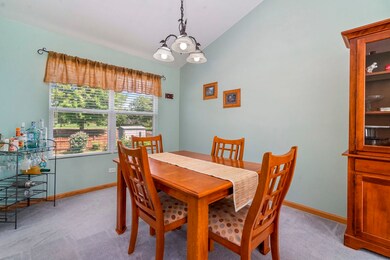 24246 W Walnut Cir, Plainfield, IL 60585 - photo 6