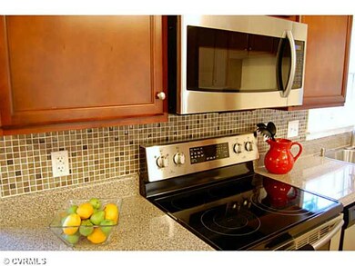 Kitchen - Gorgeous glass tile backsplash