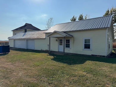 27375 Illinois 40, Chadwick, IL 61014 - photo 4